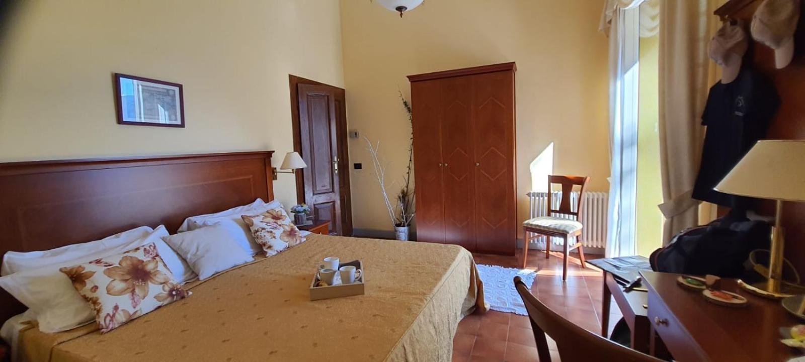 Hotel La Rondinella Cannero Riviera Ngoại thất bức ảnh